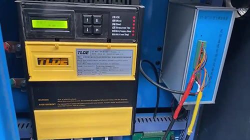 Field effect demonstration of DC900 DC Drives applied to flying saw